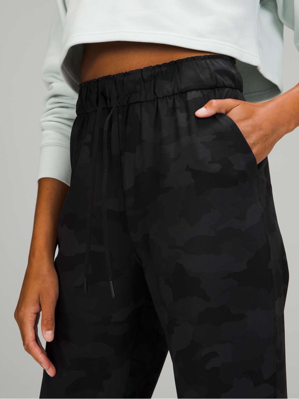 Lululemon camo cropped drawstring pants